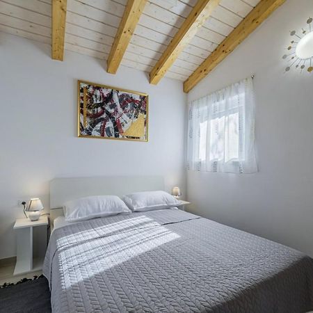 Willa Modean In Pula - Haus Fuer 2-3 Personen Zewnętrze zdjęcie